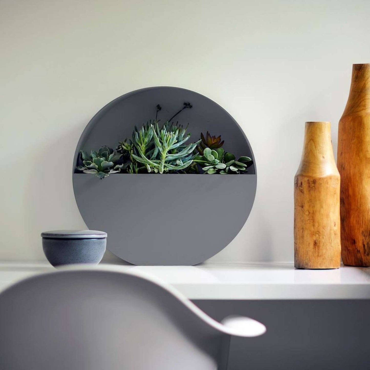 Bloem Bodye 15 In. H X 15 In. D Resin Full Moon Planter Charcoal