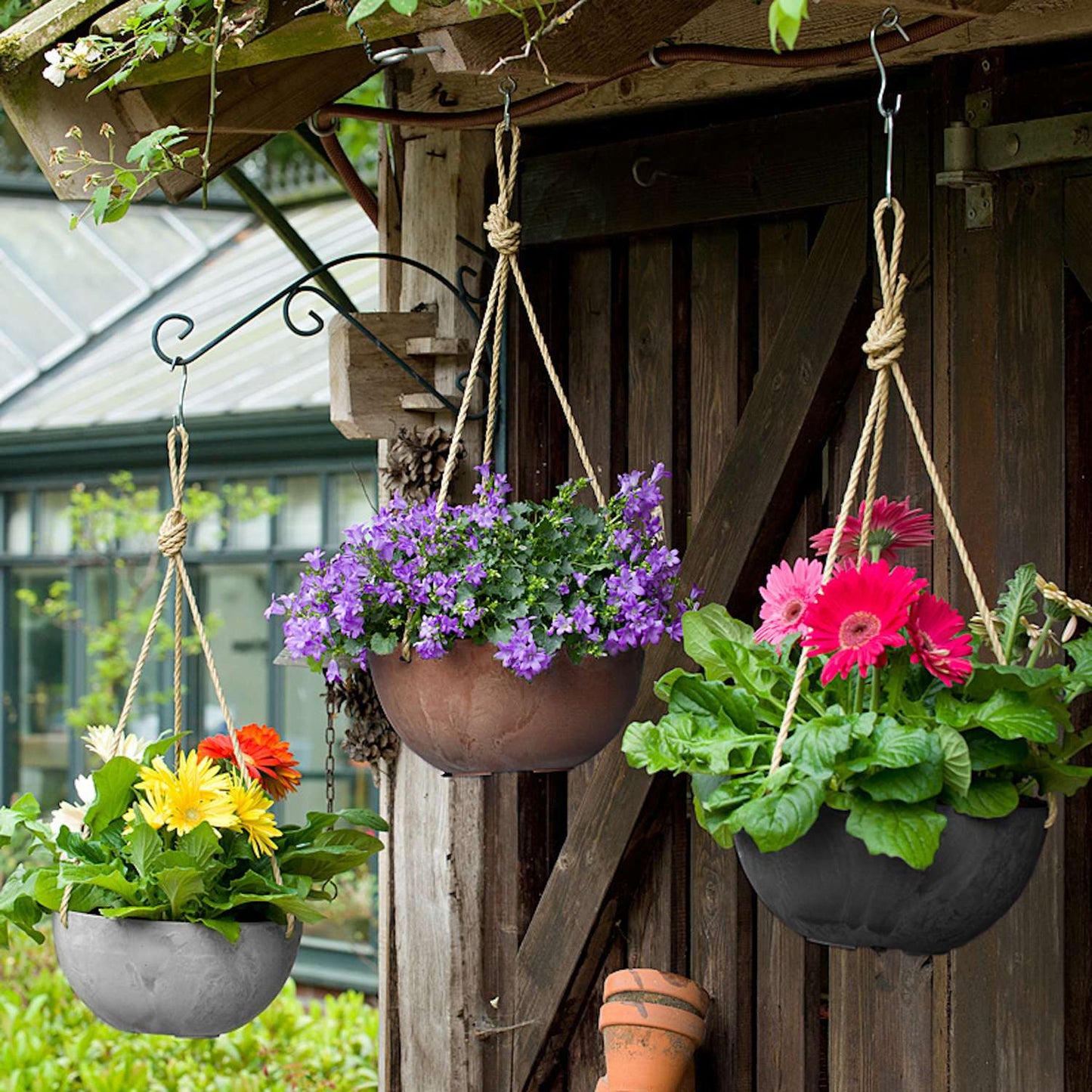 Novelty Artstone 5.9 In. H X 12.2 In. W X 12.2 In. D X 12.2 In. D Resin Napa Hanging Planter Gray