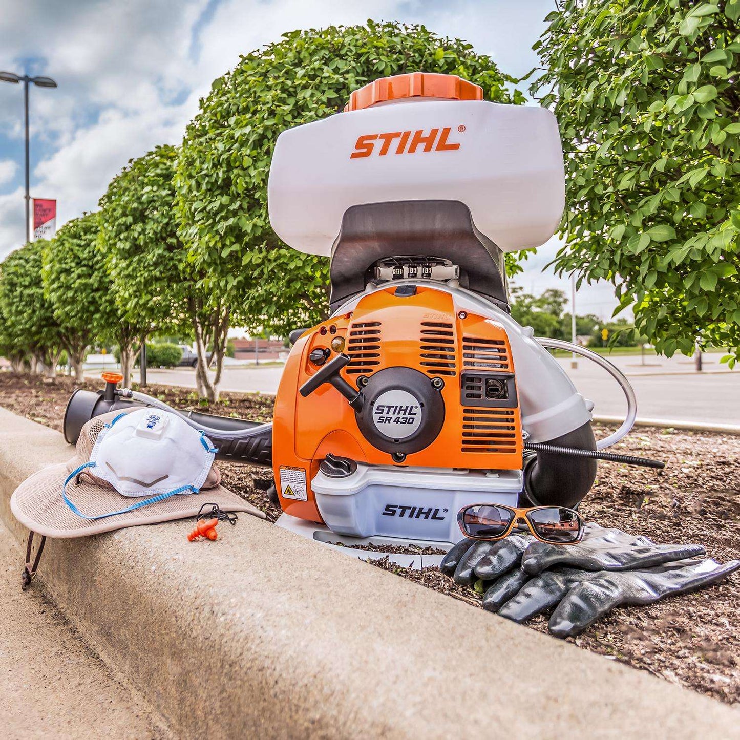 STIHL SR 430 58 Oz Mister/Sprayer Backpack Sprayer