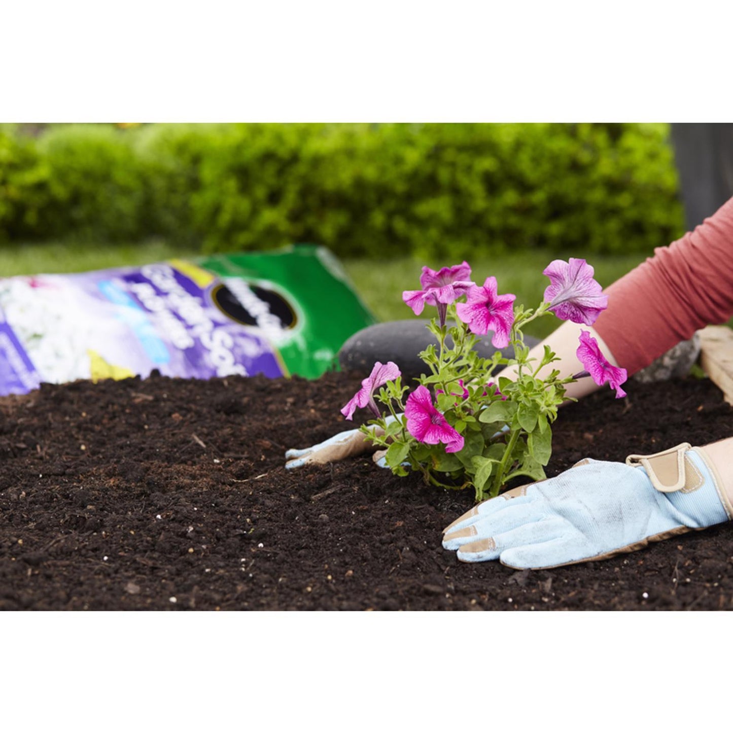  Miracle-Gro Flower Garden Soil 1.5 Cu Ft