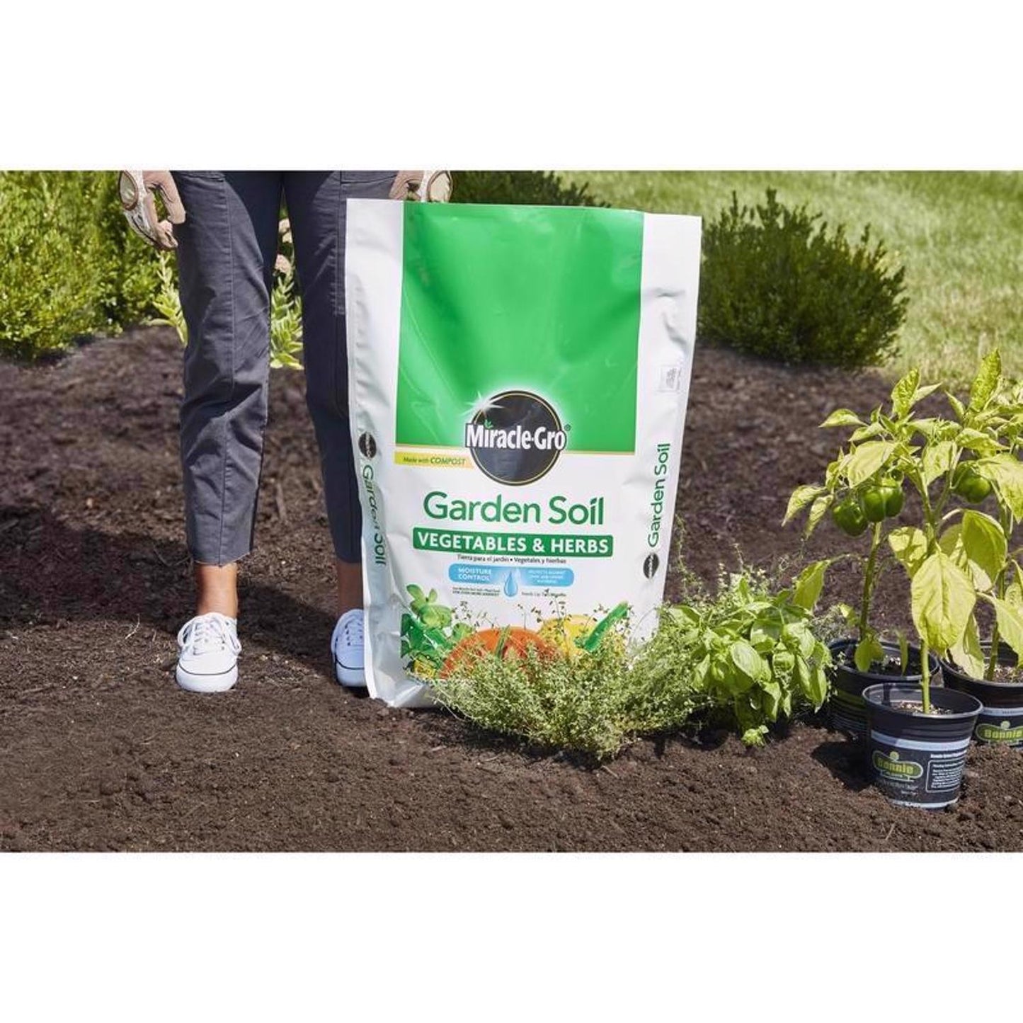  Miracle-Gro Fruit And Vegetable Garden Soil 1.5 Cu Ft