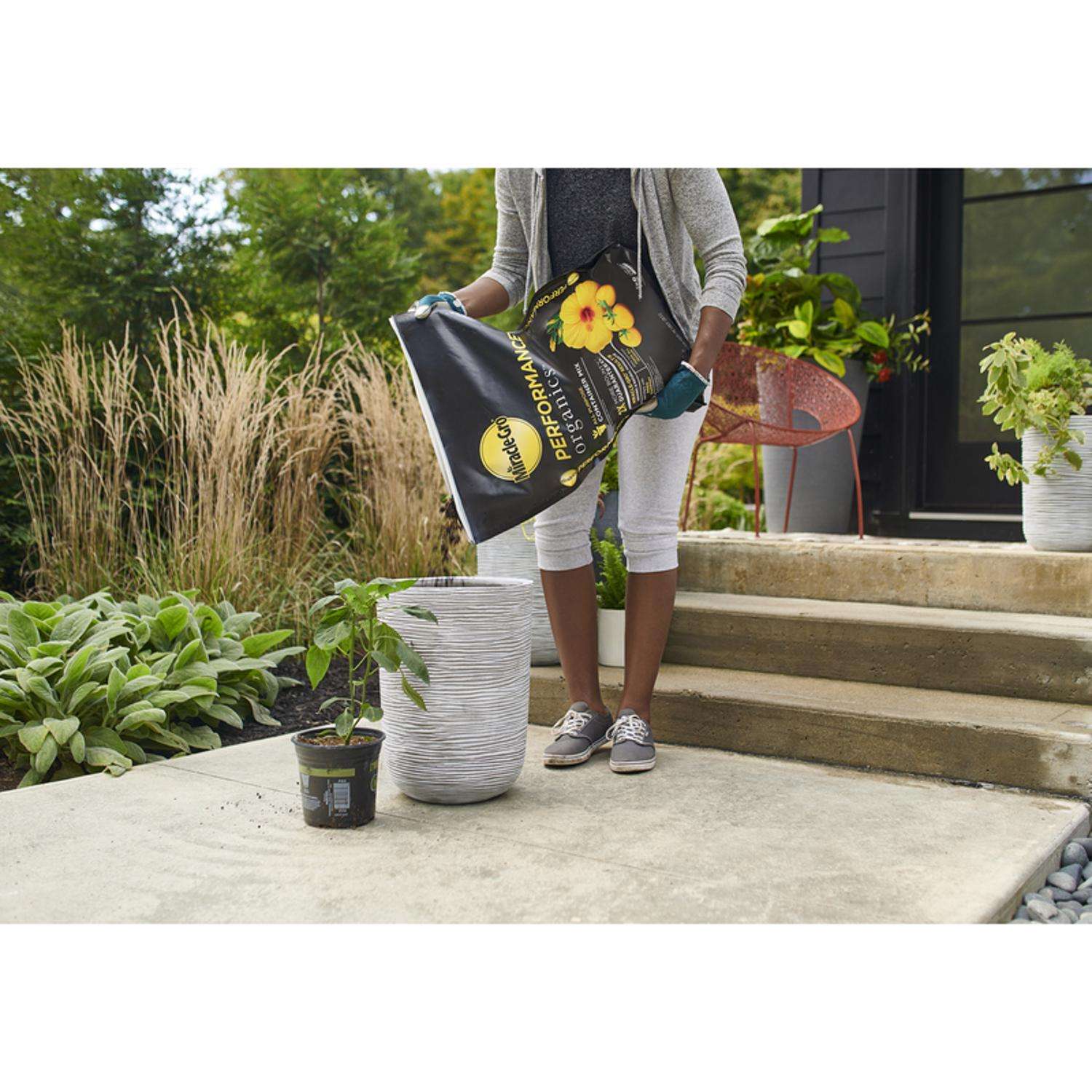  Miracle-Gro Performance Organics Organic All Purpose Potting Mix 1 Cu Ft