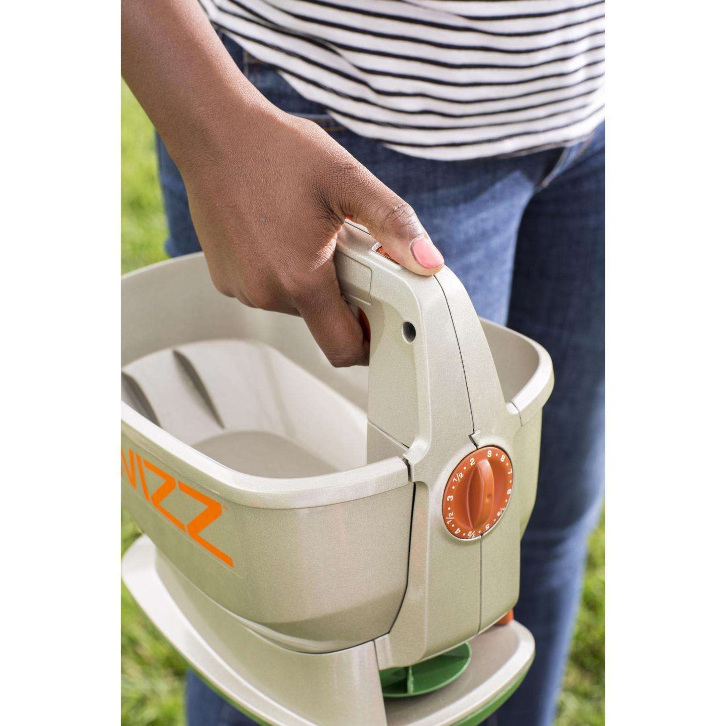  Scotts Wizz 60 In. W Handheld Spreader For Fertilizer/Ice Melt/Seed 4 Lb