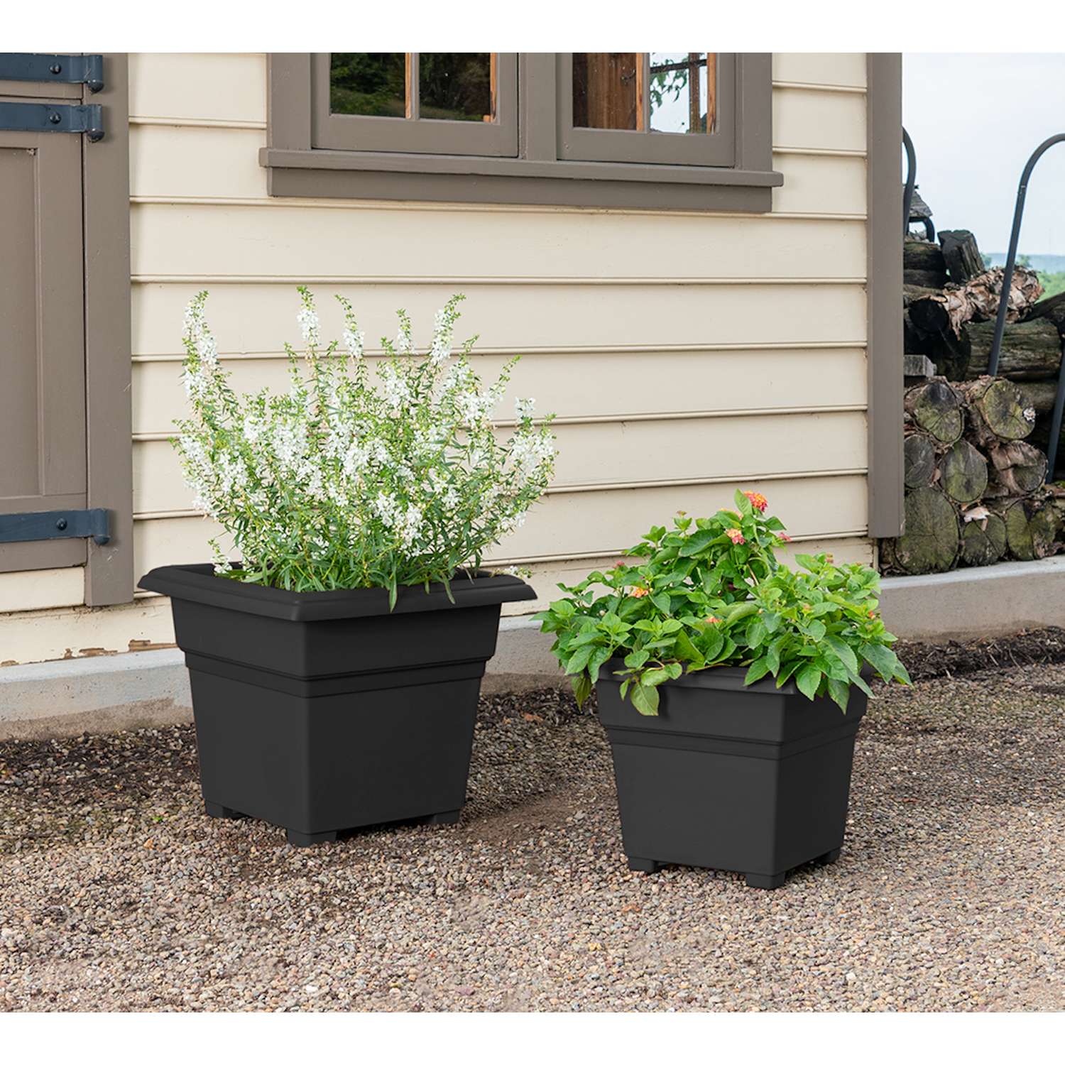  Novelty 13 In. H X 14 In. W X 14 In. D Plastic Countryside Patio Planter Black