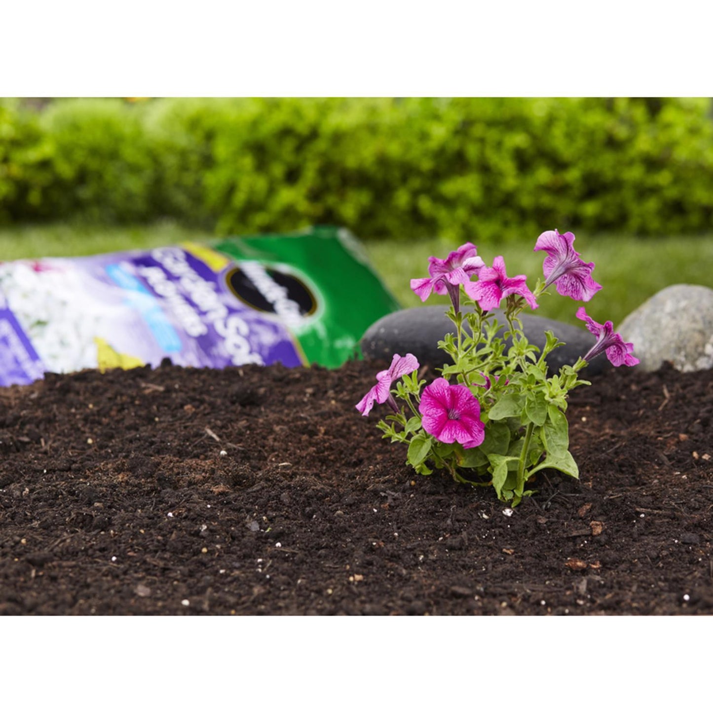  Miracle-Gro Flower Garden Soil 1.5 Cu Ft