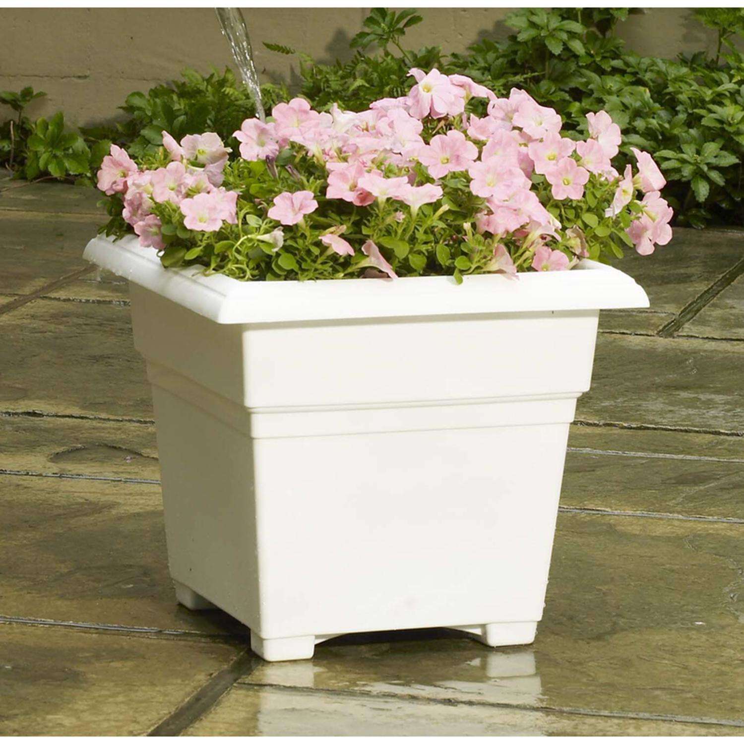  Novelty 13 In. H X 14 In. W X 14 In. D Plastic Countryside Tub Patio Planter White