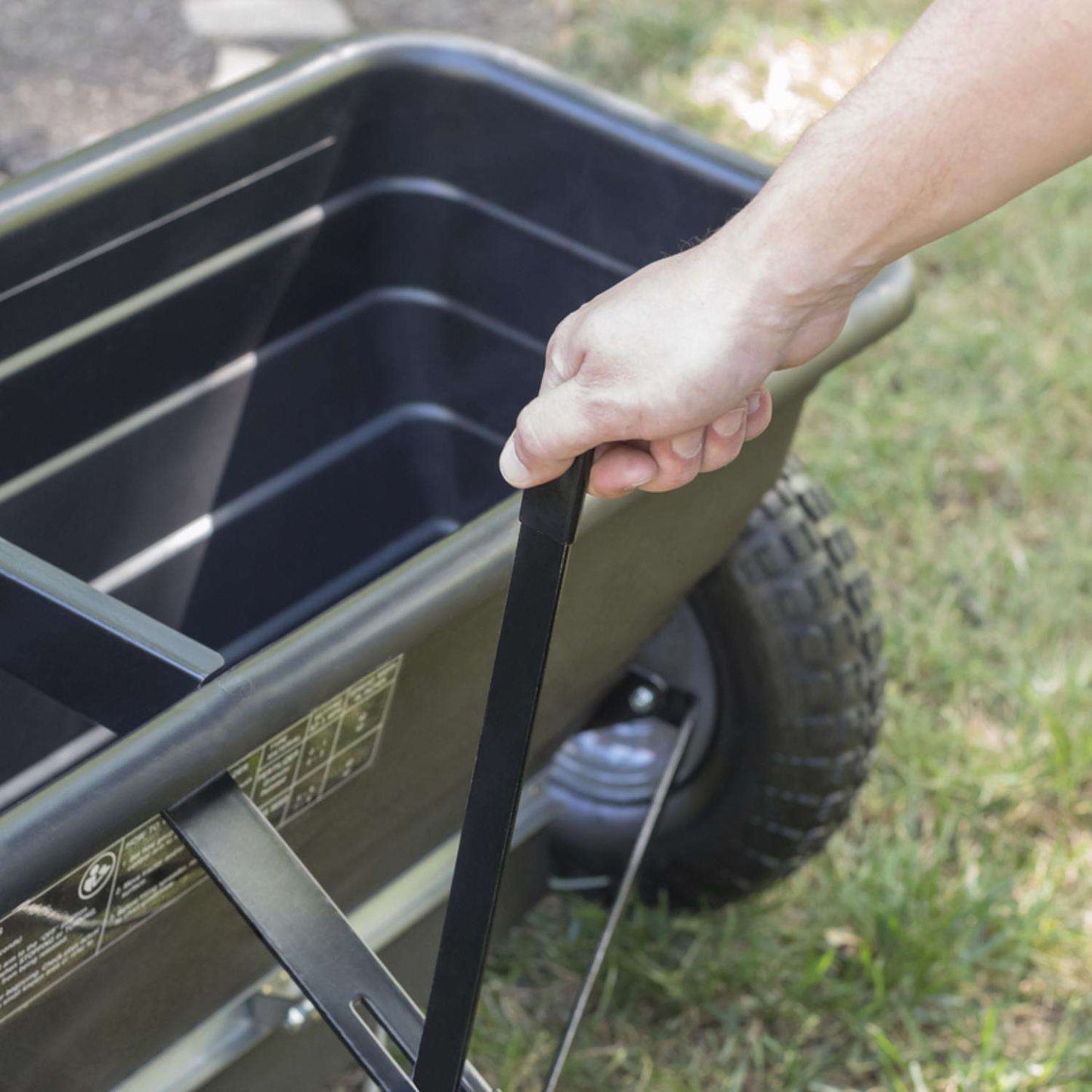  Agri-Fab 3.5 Ft. W Tow Behind Spreader For Fertilizer/Grass Seed/Ice Melt 175 Lb
