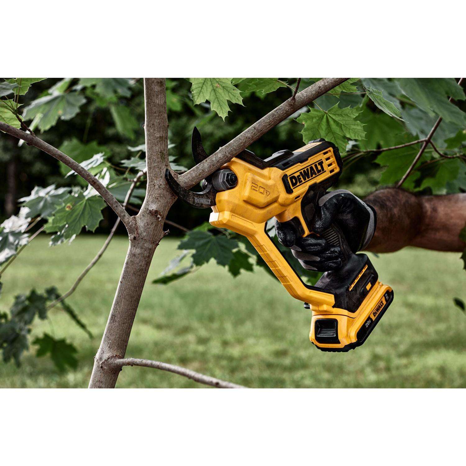 DeWalt 20V MAX Steel Cordless Pruner