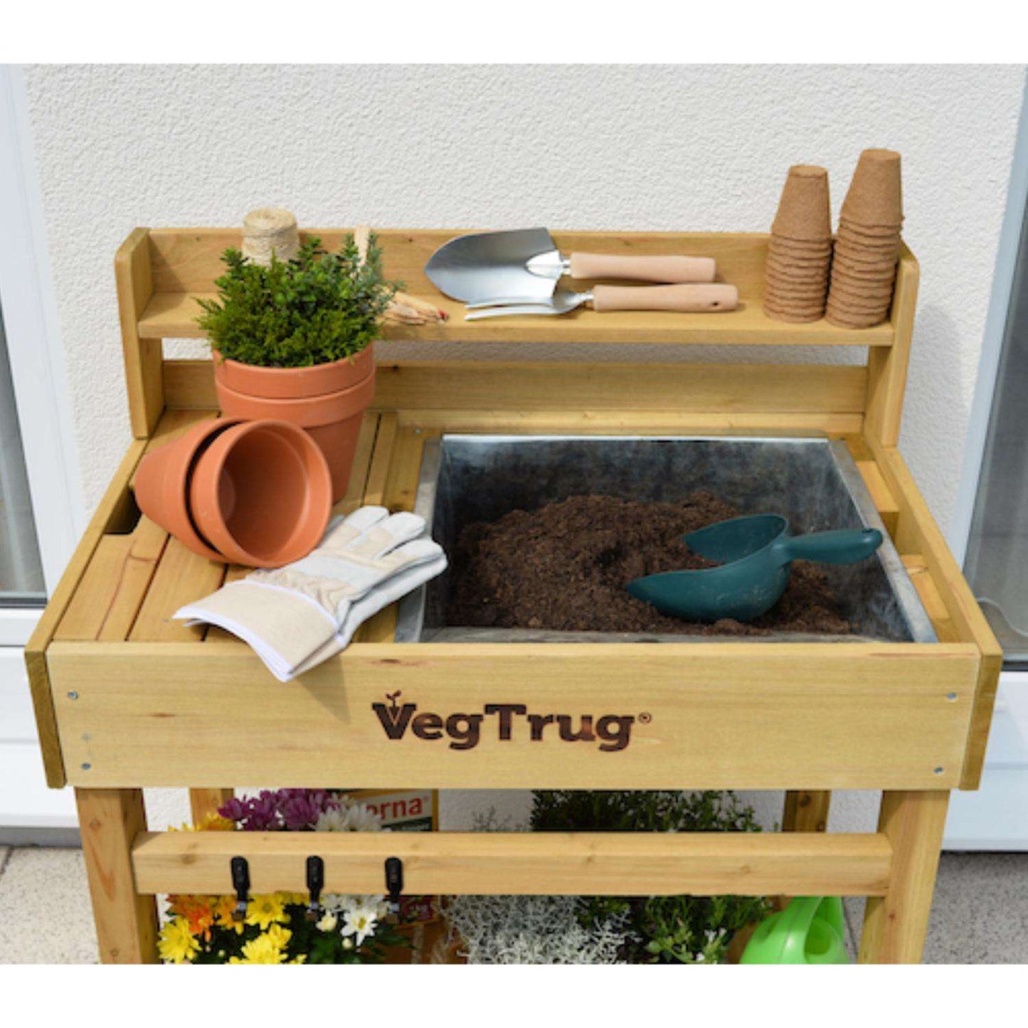  VegTrug Deluxe 39 In. H X 19.29 In. W X 31.4 In. D Cedar Potting Bench Planter Natural