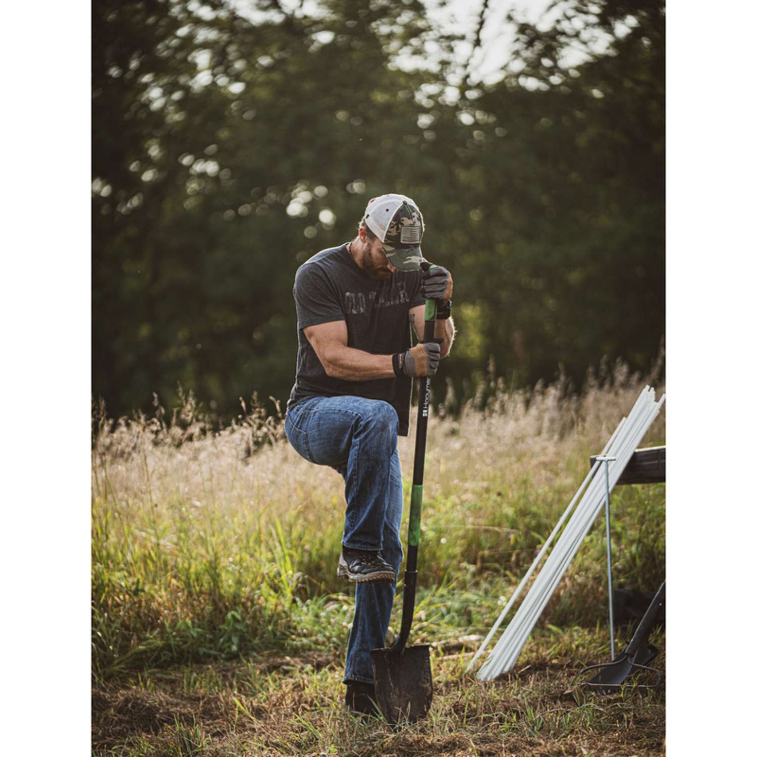  Hooyman 59.25 In. Carbon Steel Round Digging Shovel Fiberglass Handle