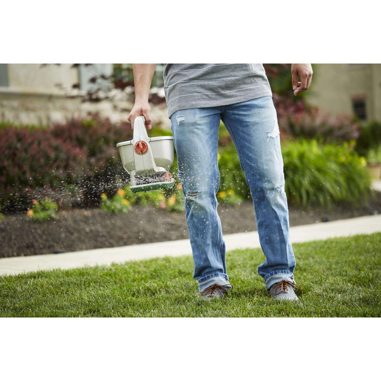  Scotts Wizz 60 In. W Handheld Spreader For Fertilizer/Ice Melt/Seed 4 Lb