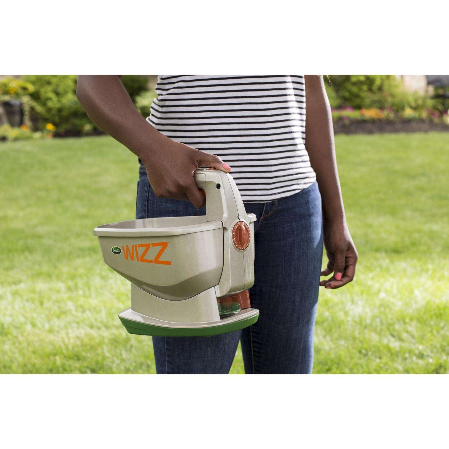  Scotts Wizz 60 In. W Handheld Spreader For Fertilizer/Ice Melt/Seed 4 Lb