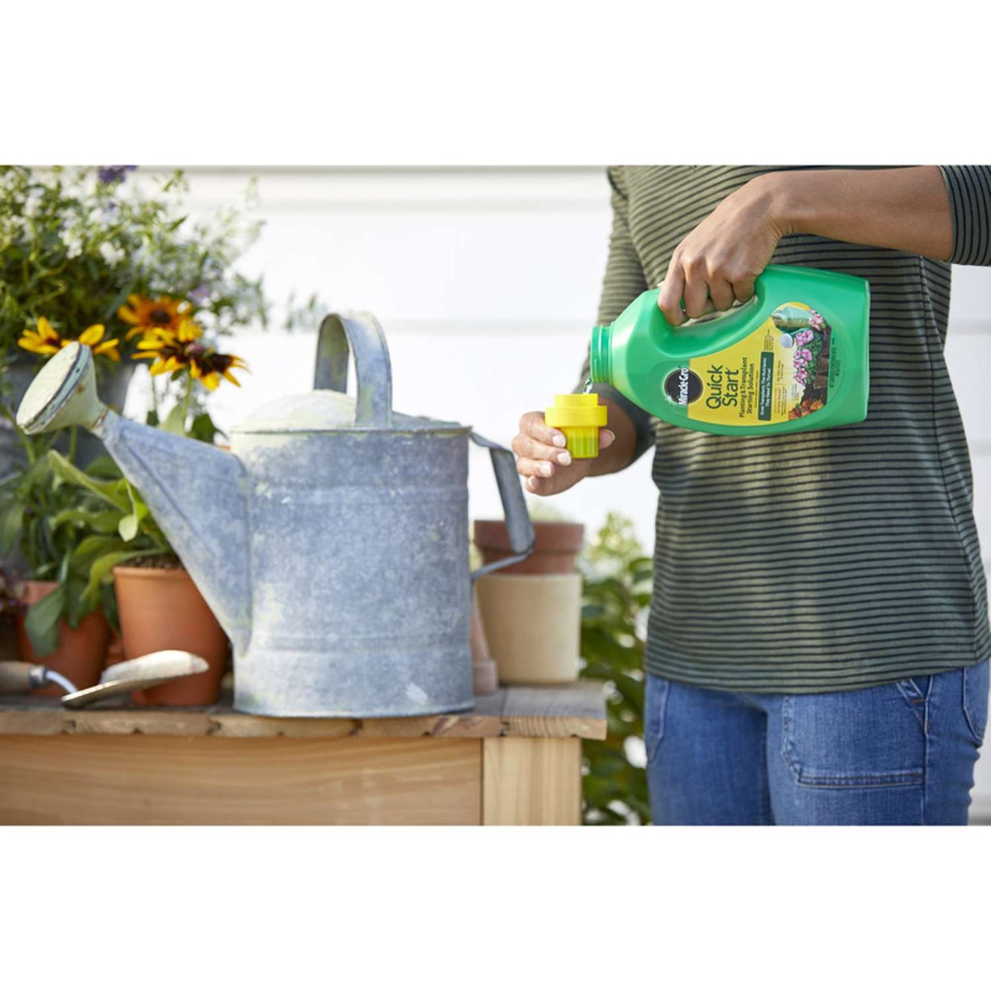  Miracle-Gro Quick Start Liquid Root Feeder 48 Oz