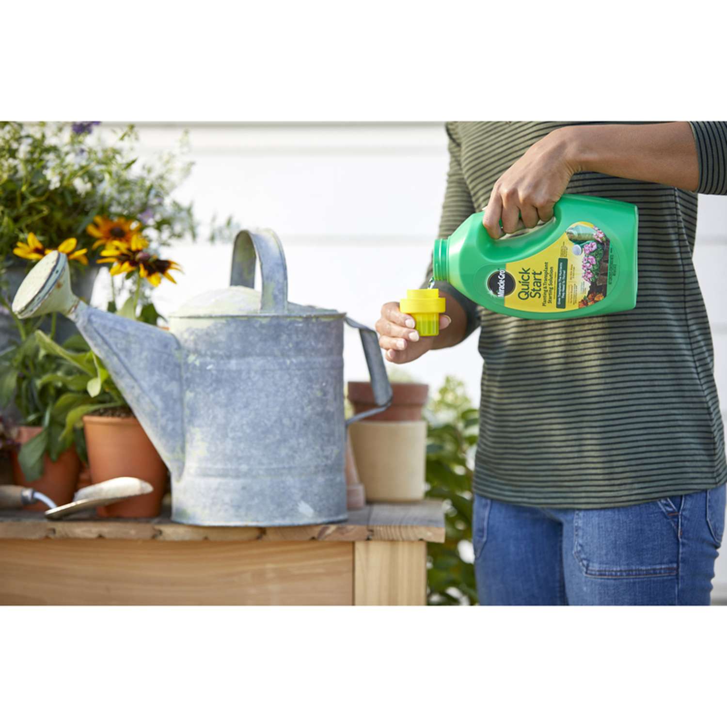  Miracle-Gro Quick Start Liquid Root Feeder 48 Oz