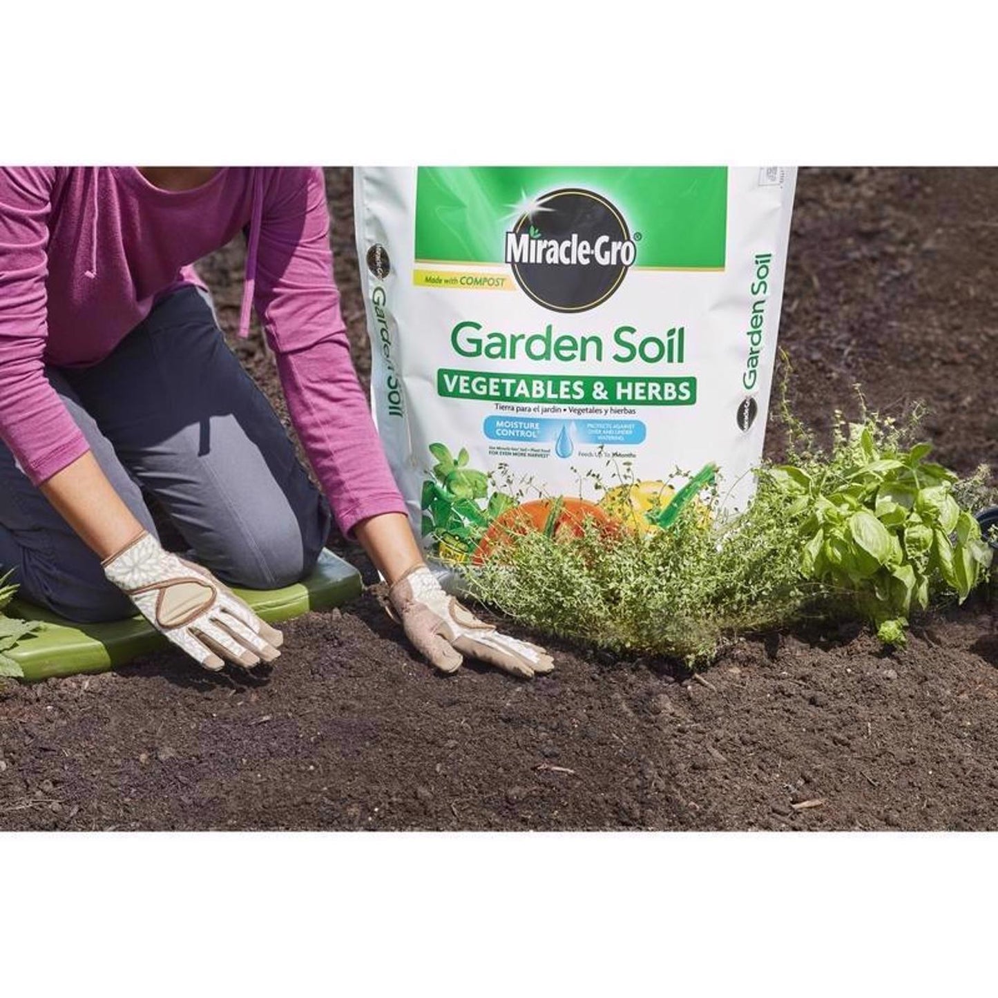  Miracle-Gro Fruit And Vegetable Garden Soil 1.5 Cu Ft