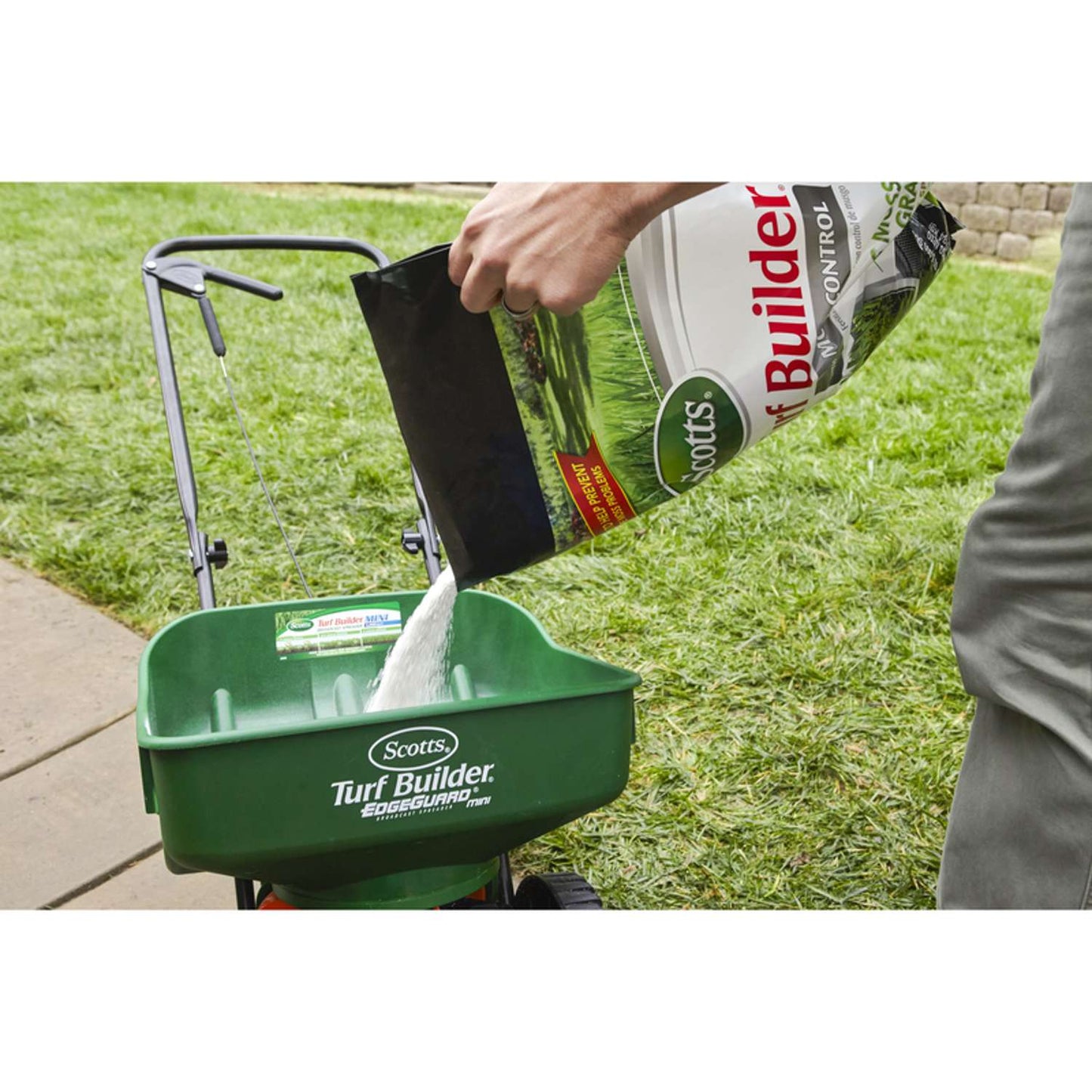  Scotts Turf Builder Moss And Fungus Control Lawn Fertilizer For All Grasses 10000 Sq Ft