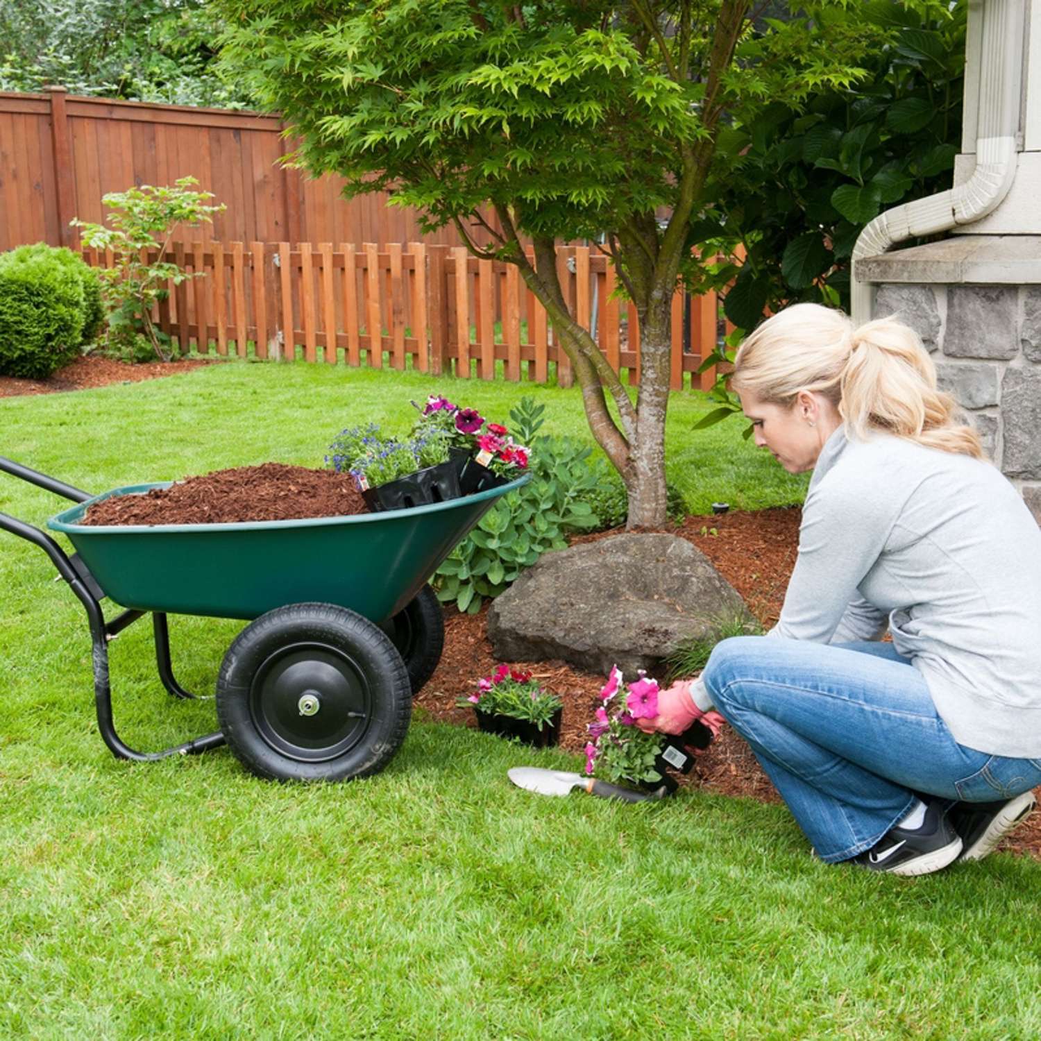  Yard Rover Garden Star Poly Residential Wheelbarrow 5 Cu Ft