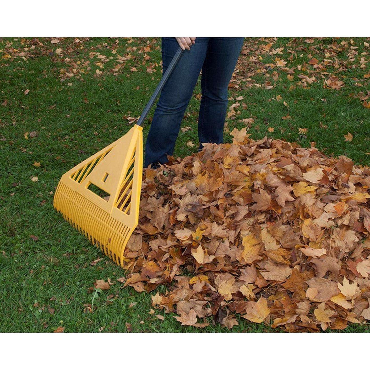  True Temper 71 In. 39 Tine Poly Leaf Rake Steel Handle