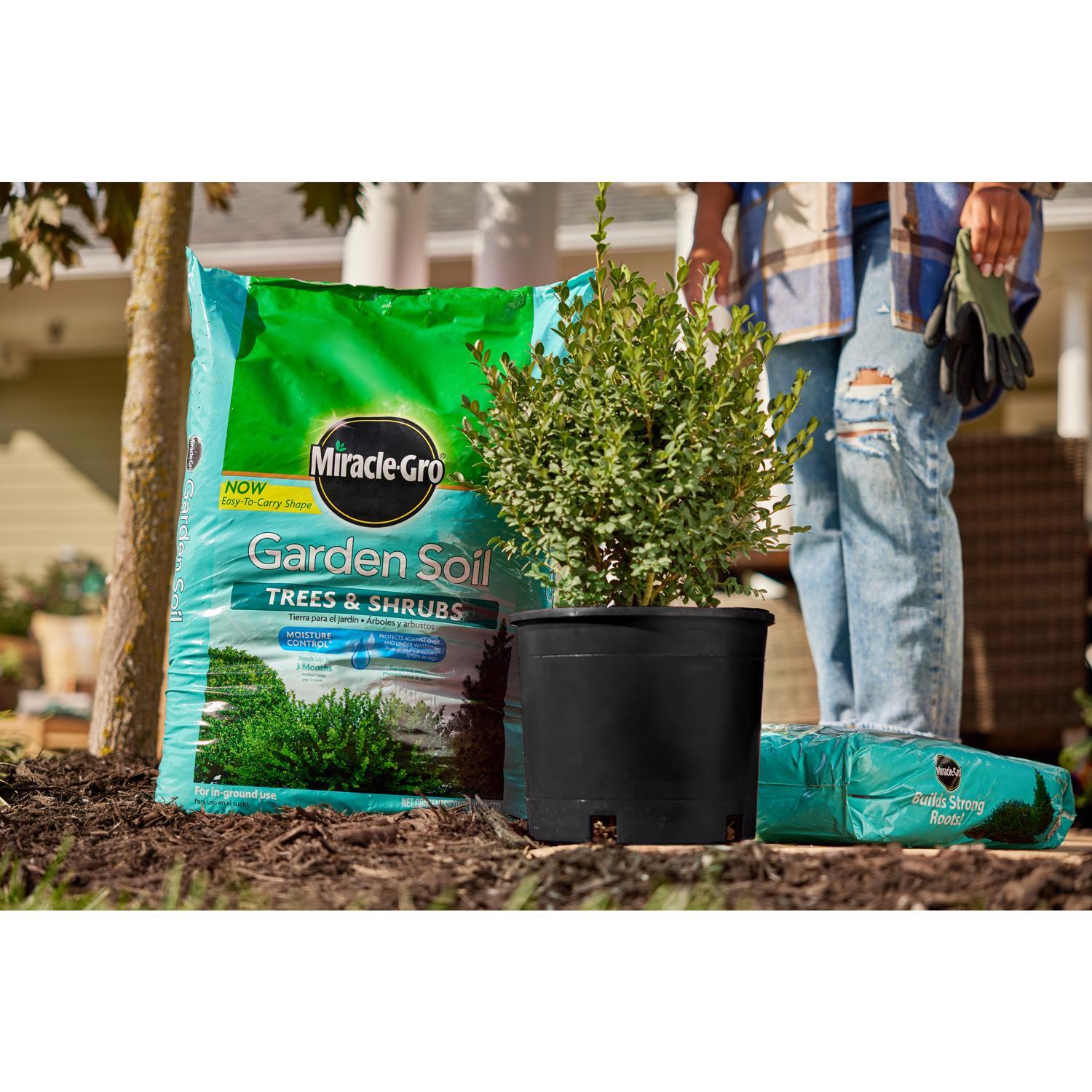  Miracle-Gro Moisture Control Shrub And Tree Garden Soil 1.5 Cu Ft