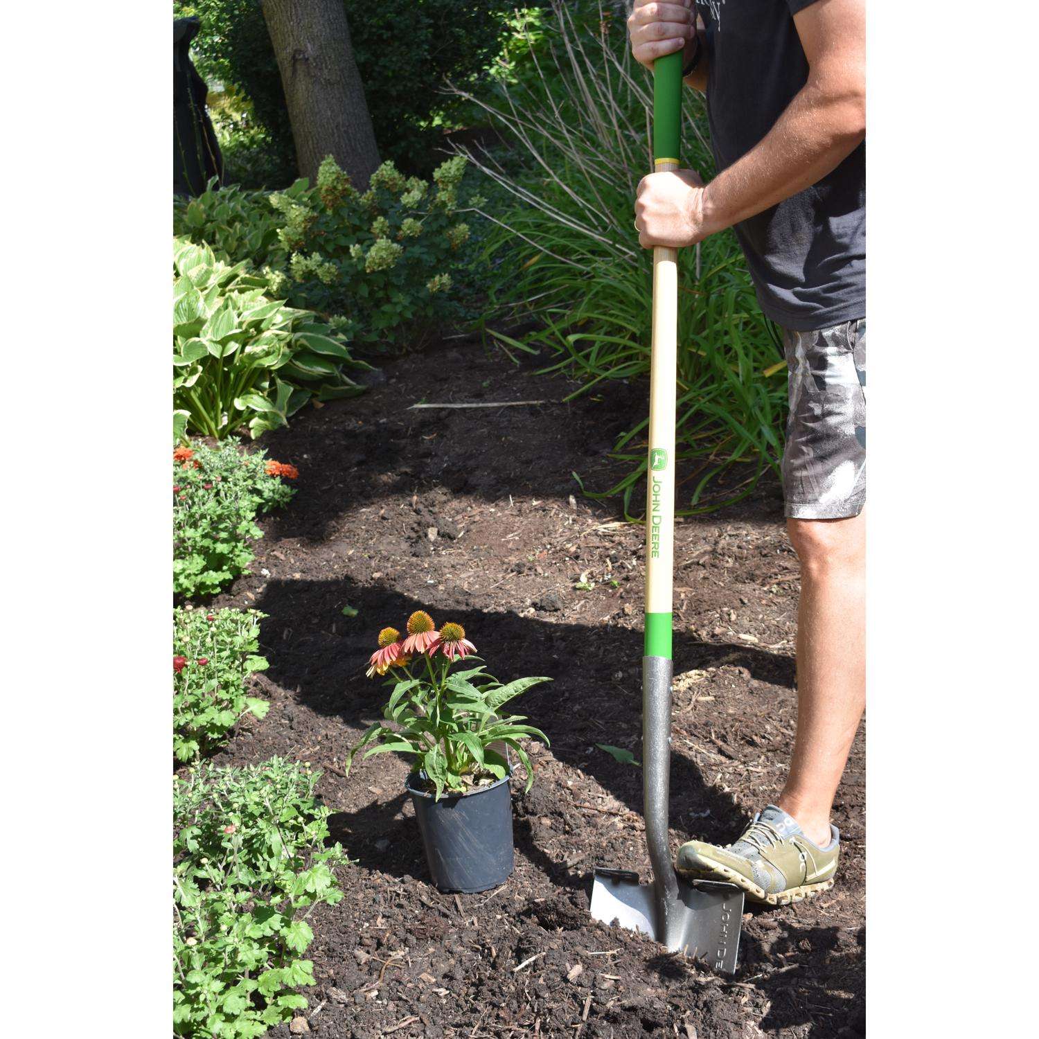  John Deere 61 In. Steel Digging Shovel Wood Handle