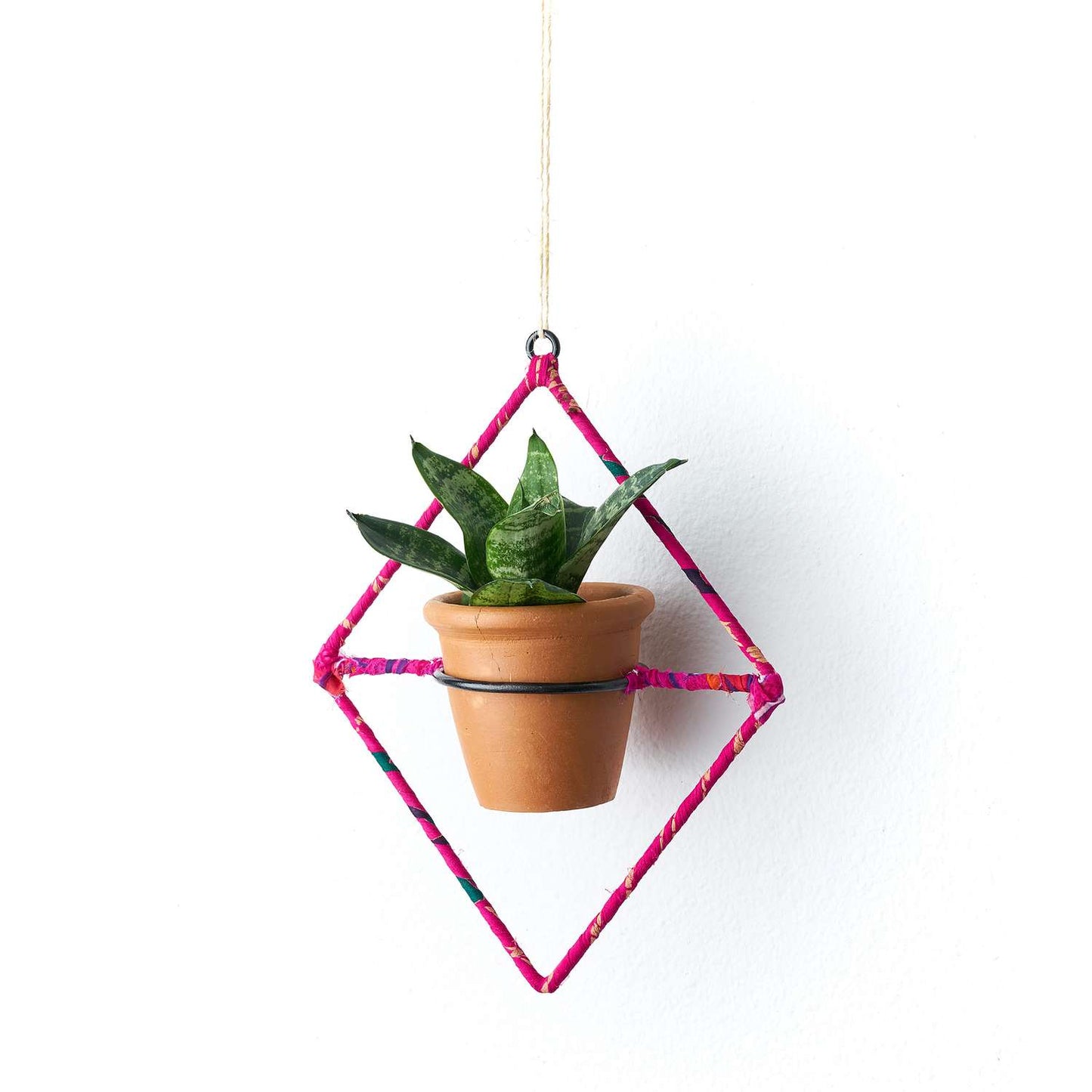  Matr Boomie Air Element Metal Diamond Pot Hanger Multicolored