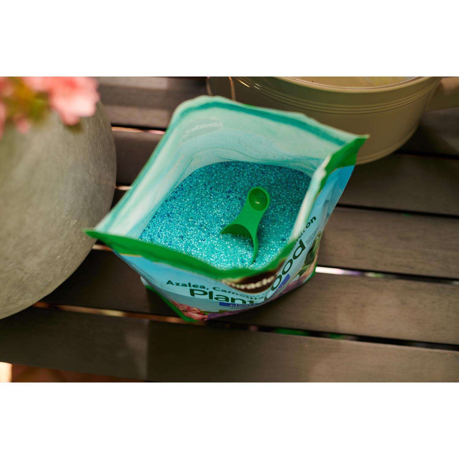  Miracle-Gro Powder Acid-Loving Plants Of Azalea, Camellia, Rhododendron Plant Food 5 Lb