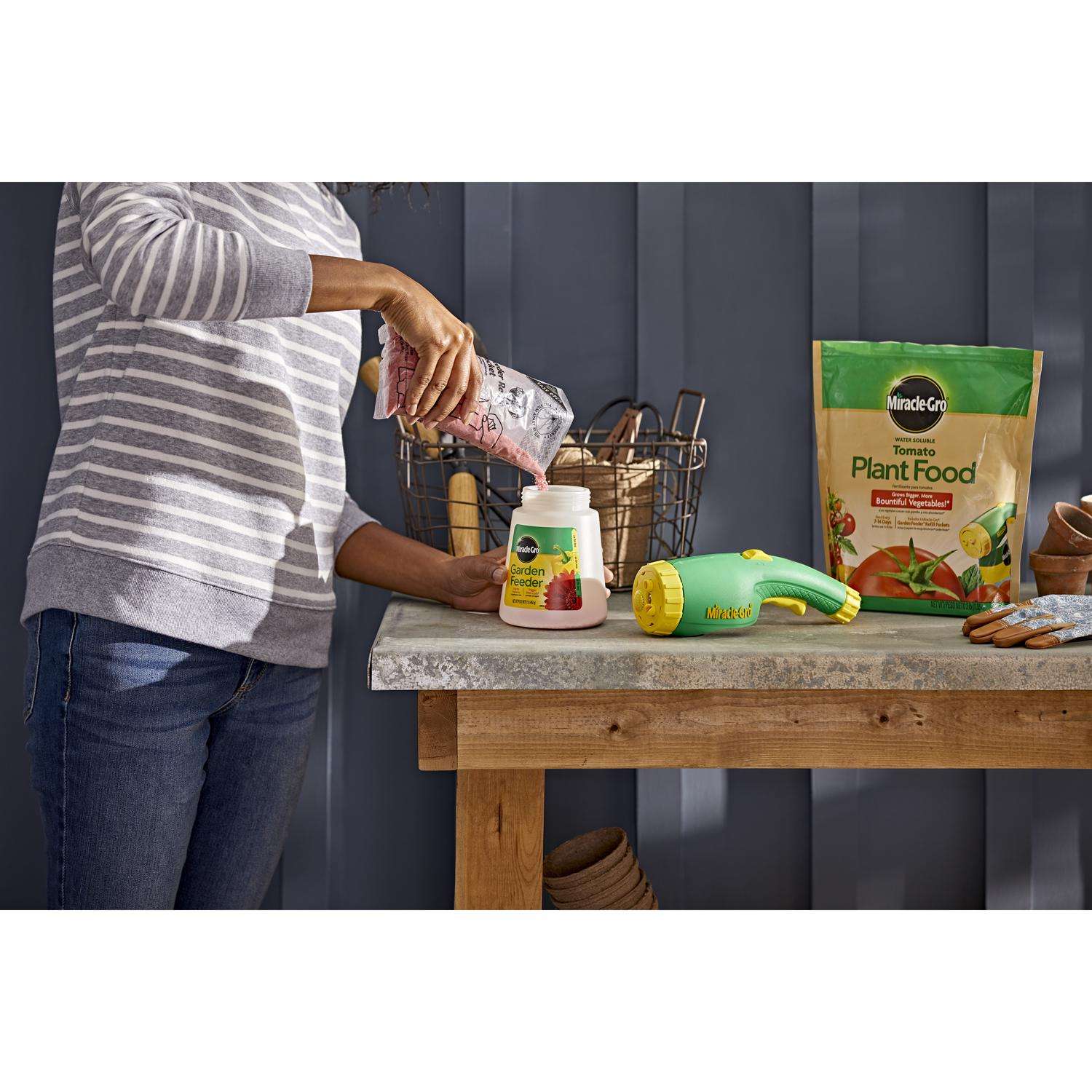  Miracle-Gro Granules Tomato Plant Food 3 Lb